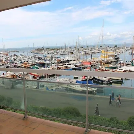 Appartement T2 , Avec Terrasse Et Face Au Port Arcachon